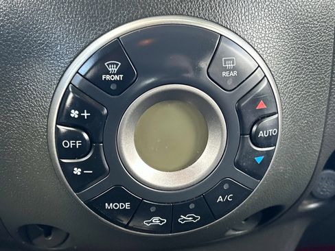Used 2011 Nissan Cube 1.8 SL w/ Interior Illumination Pkg FWD image 25