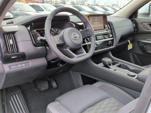 New 2025 Nissan Pathfinder SV image 9