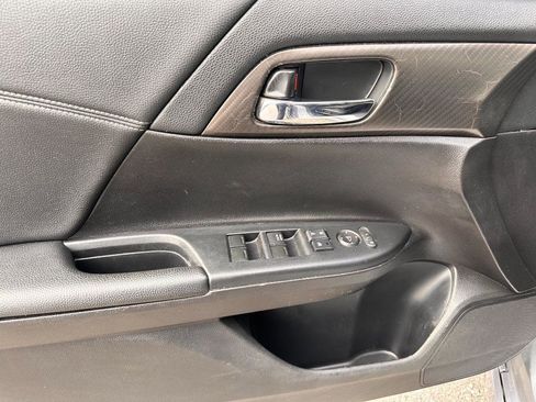 Used 2016 Honda Accord Sport image 9
