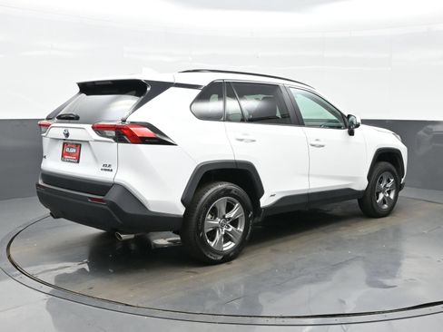 Used 2024 Toyota RAV4 XLE w/ Convenience Package AWD/4WD image 6