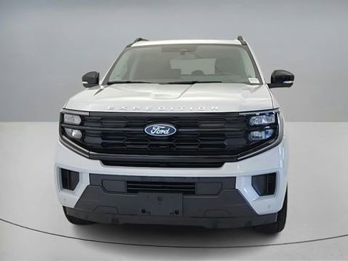 New 2025 Ford Expedition Active image 2
