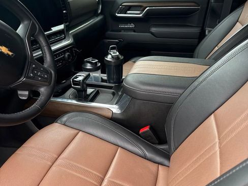 Used 2024 Chevrolet Silverado 1500 High Country w/ High Country Premium Package AWD/4WD image 11