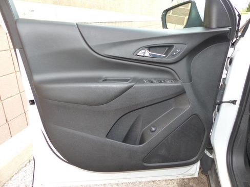 Used 2021 Chevrolet Equinox LT FWD image 26
