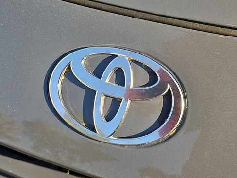 Used 2026 Toyota Prius LE FWD image 30