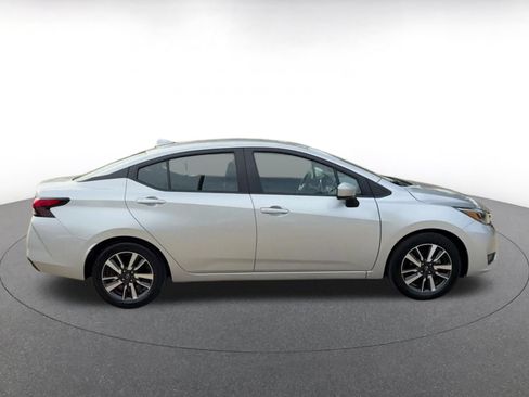 Used 2025 Nissan Versa SV FWD image 16