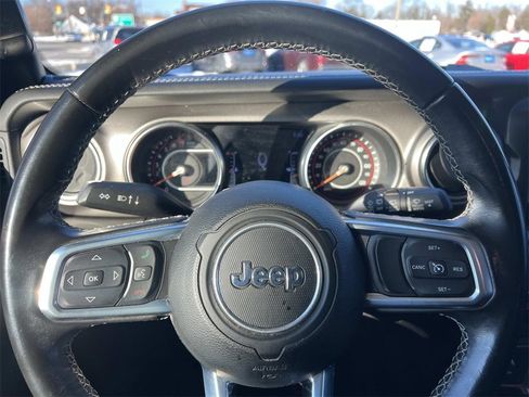 Used 2021 Jeep Wrangler Unlimited Sahara w/ Uconnect 4C Nav & Sound Group image 15