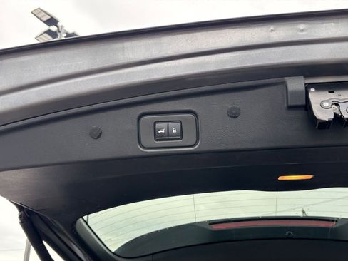 Used 2025 Nissan Pathfinder SV image 23