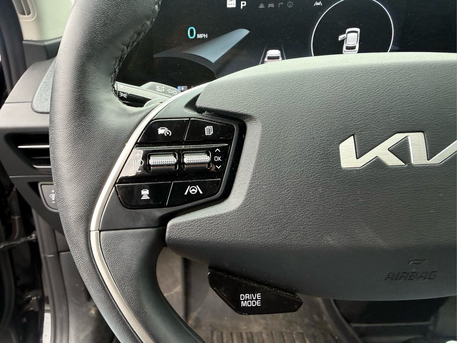Used 2024 Kia EV6 Light AWD/4WD image 23