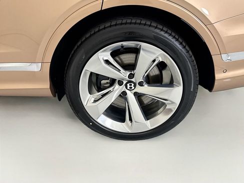 New 2026 Bentley Bentayga image 30