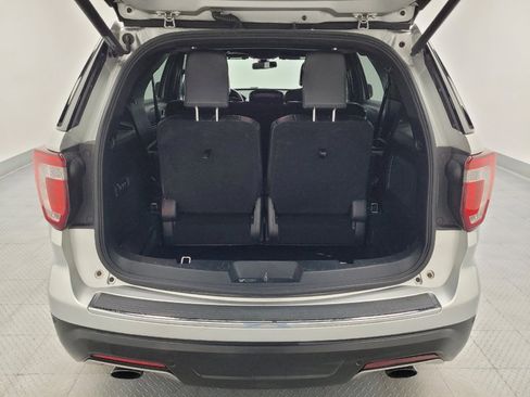 Used 2018 Ford Explorer Limited w/ Ford Safe & Smart Package FWD image 29