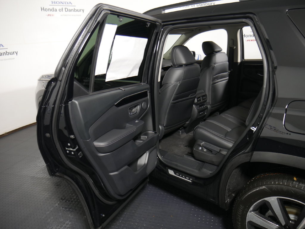 New 2026 Honda Pilot Touring image 9