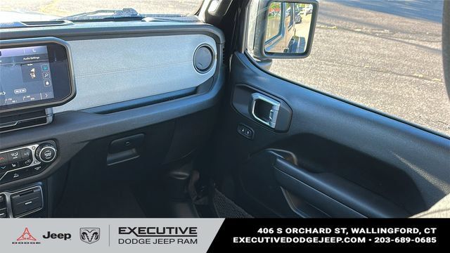 Used 2024 Jeep Wrangler Unlimited w/ Convenience Group AWD/4WD image 27