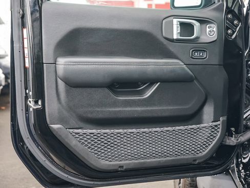 Used 2023 Jeep Wrangler Sahara image 19