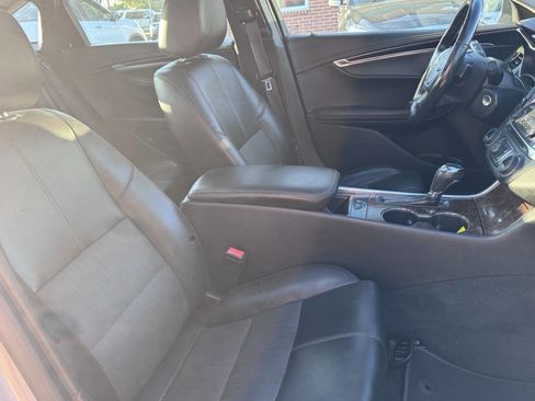 Used 2015 Chevrolet Impala LT w/ Convenience Package FWD image 11