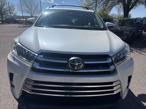Used 2017 Toyota Highlander Limited Platinum w/ Carpet Mat Package image 3