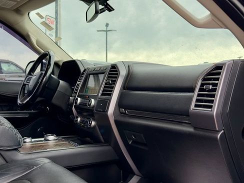 Used 2018 Ford Expedition Platinum AWD/4WD image 15