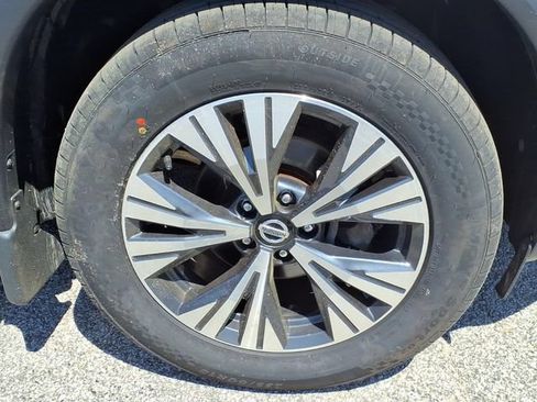 Used 2021 Nissan Rogue SV AWD/4WD image 19