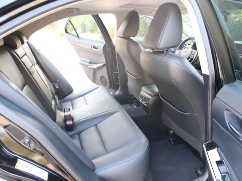 Used 2016 Lexus IS 300 AWD image 22