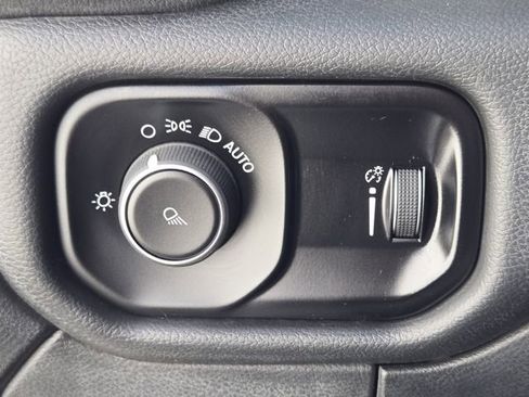 Used 2021 RAM 2500 Big Horn image 18