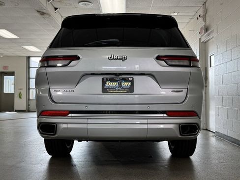 Certified 2021 Jeep Grand Cherokee L Summit w/ Luxury Tech Group V image 4