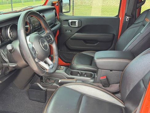 Used 2023 Jeep Gladiator Mojave w/ LED Lighting Group AWD/4WD image 17