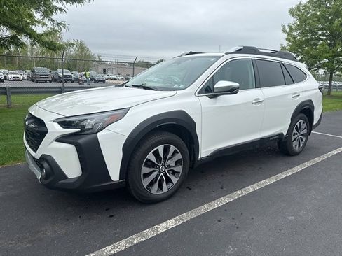 Used 2025 Subaru Outback Touring XT w/ Popular Package #2 AWD/4WD image 1