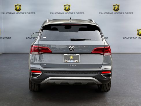 Used 2022 Volkswagen Taos SE w/ Panoramic Sunroof Package image 4