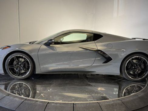 Used 2024 Chevrolet Corvette Stingray Premium Cpe w/ Z51 Performance Package RWD image 25