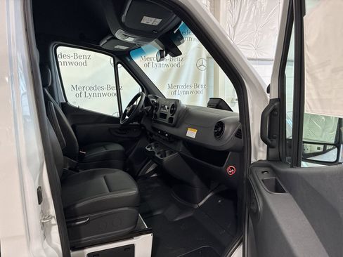 New 2025 Mercedes-Benz Sprinter 2500 image 10