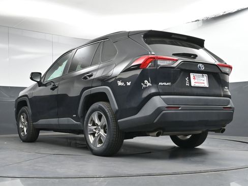 Certified 2022 Toyota RAV4 XLE image 26