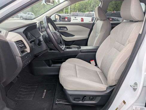 Used 2025 Nissan Rogue SV FWD image 19