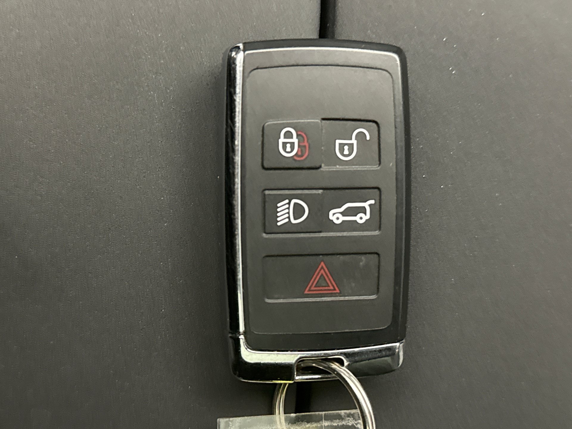 Used 2025 Land Rover Range Rover Velar S AWD/4WD image 10