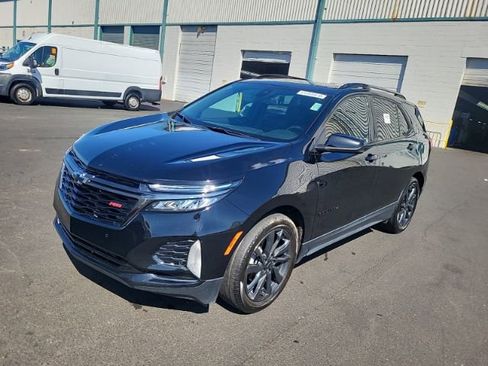Used 2023 Chevrolet Equinox RS image 3