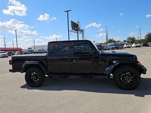 Used 2024 Jeep Gladiator Sport AWD/4WD image 5