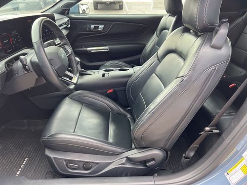 Used 2025 Ford Mustang Premium RWD image 17