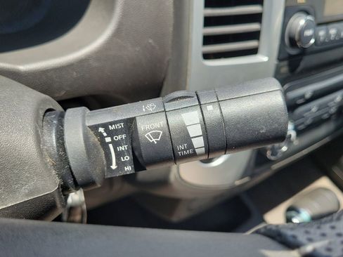 Used 2014 Nissan Frontier SV RWD image 21