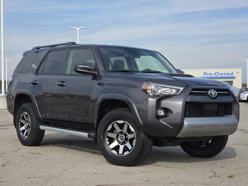 Used 2022 Toyota 4Runner TRD Off-Road image 2