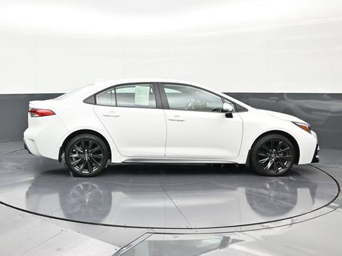 Used 2025 Toyota Corolla SE FWD image 6