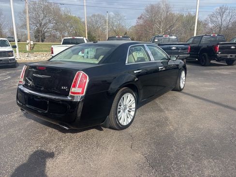 Used 2012 Chrysler 300 C image 8