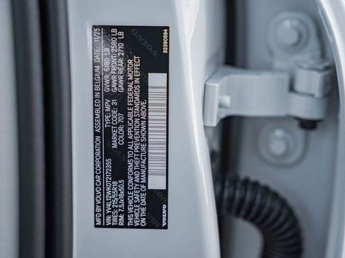 New 2026 Volvo V60 B5 Cross Country Plus w/ Protection Package Premier image 39