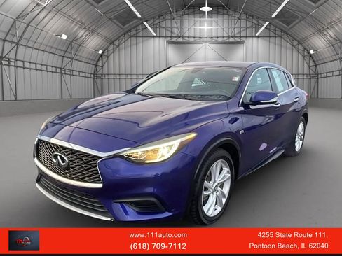 Used 2017 INFINITI QX30 FWD image 1