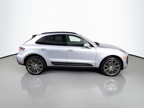 Certified 2026 Porsche Macan image 8