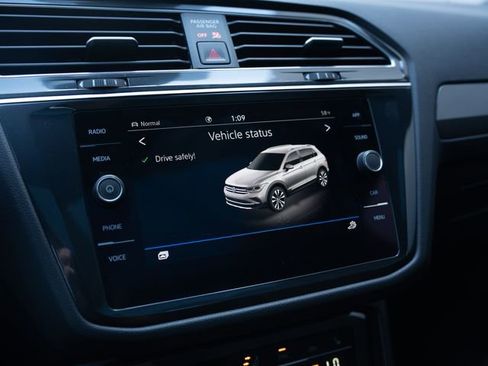 Used 2022 Volkswagen Tiguan SE R-Line image 25