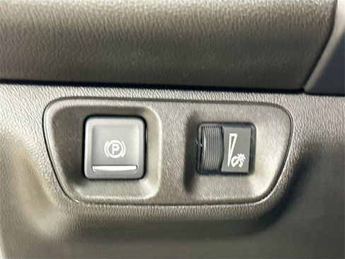 Used 2022 GMC Acadia SLT w/ Preferred Package image 12