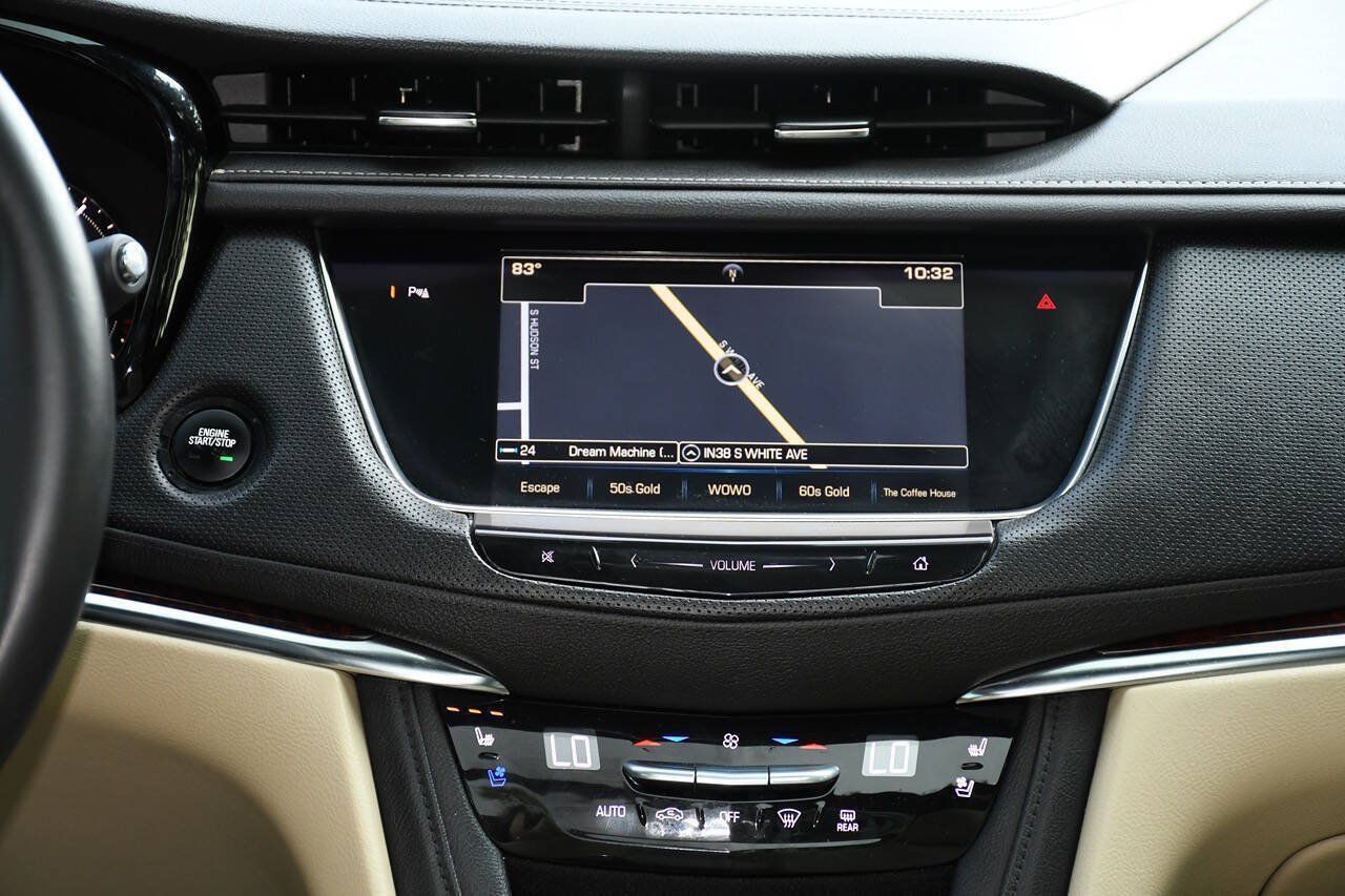 Used 2017 Cadillac XT5 Premium Luxury w/ LPO, Wheel Lock Package AWD/4WD image 29