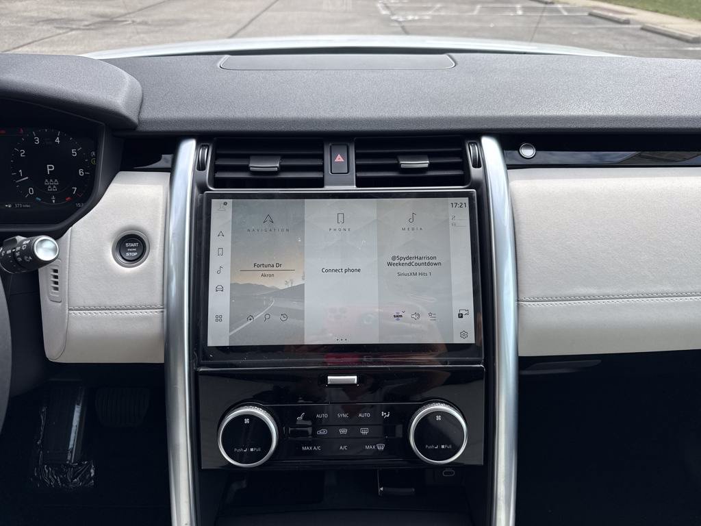 Certified 2025 Land Rover Discovery S AWD/4WD image 23