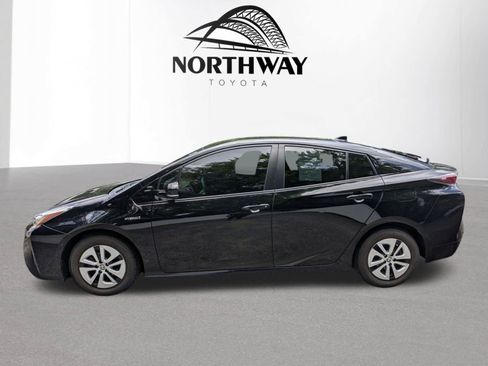 Used 2018 Toyota Prius Two w/ Prius Two Safety Plus Package FWD image 6