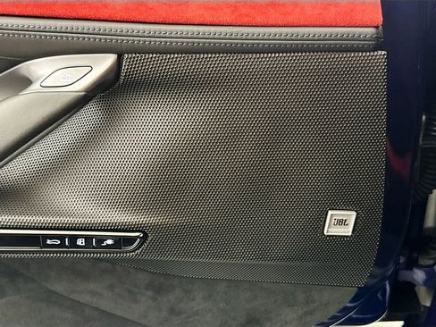 Used 2023 Ferrari SF90 Spider image 19