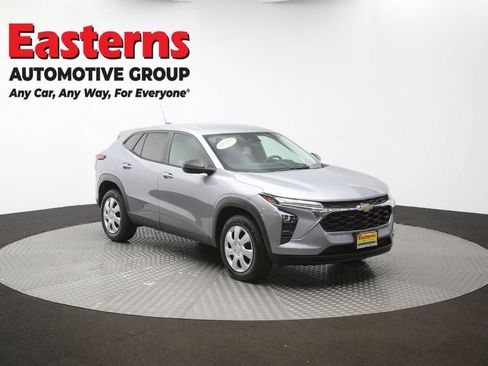Used 2024 Chevrolet Trax LS FWD image 48