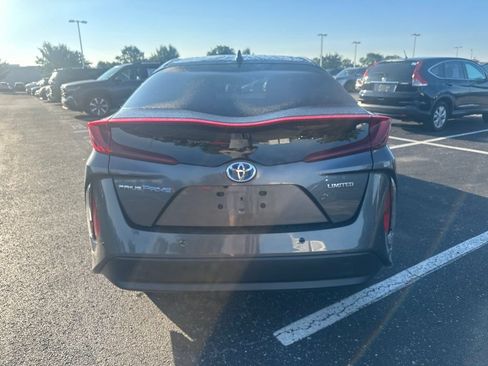 Used 2021 Toyota Prius Prime Limited w/ Carpet Mat Package (TMS) FWD image 10